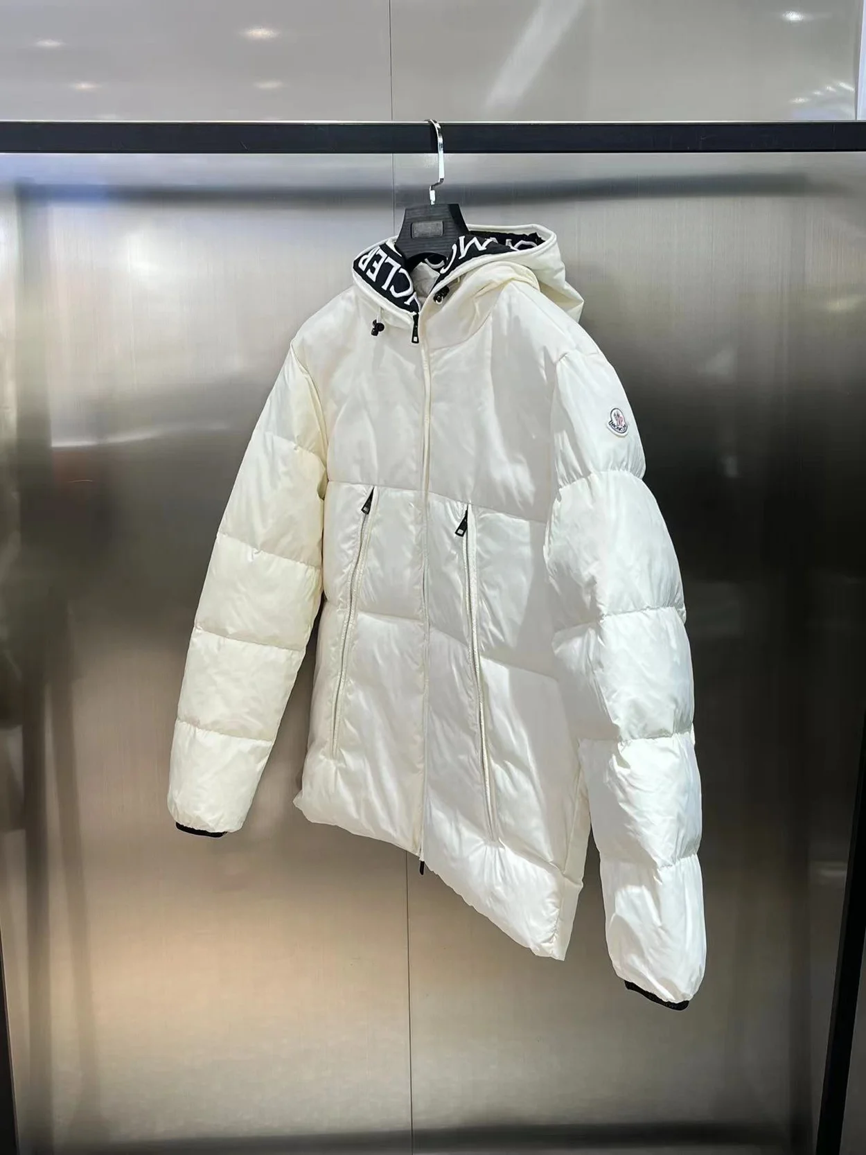 몽클레어 로고 패치 패딩 자켓