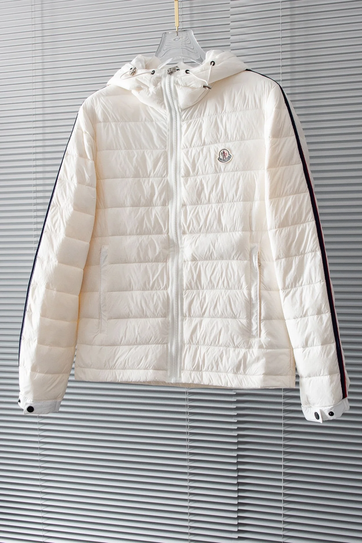 몽클레어 로고 라이닝 다운 패딩