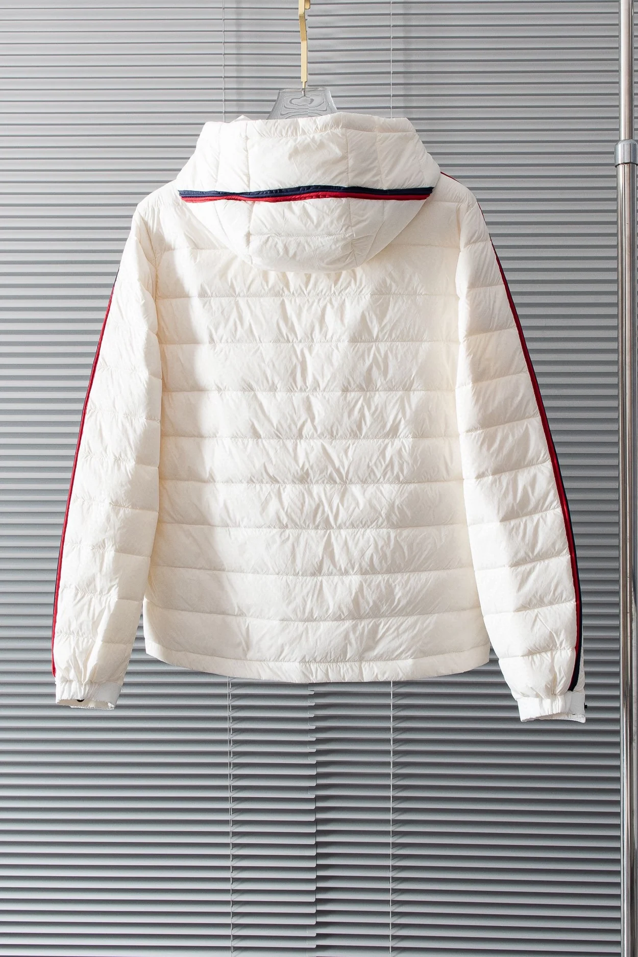 몽클레어 로고 라이닝 다운 패딩