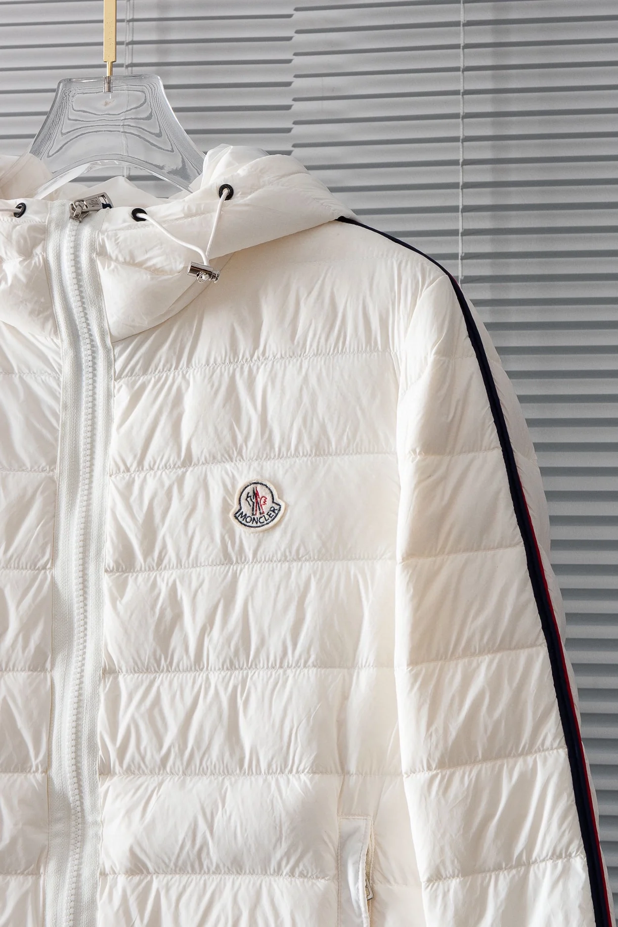 몽클레어 로고 라이닝 다운 패딩