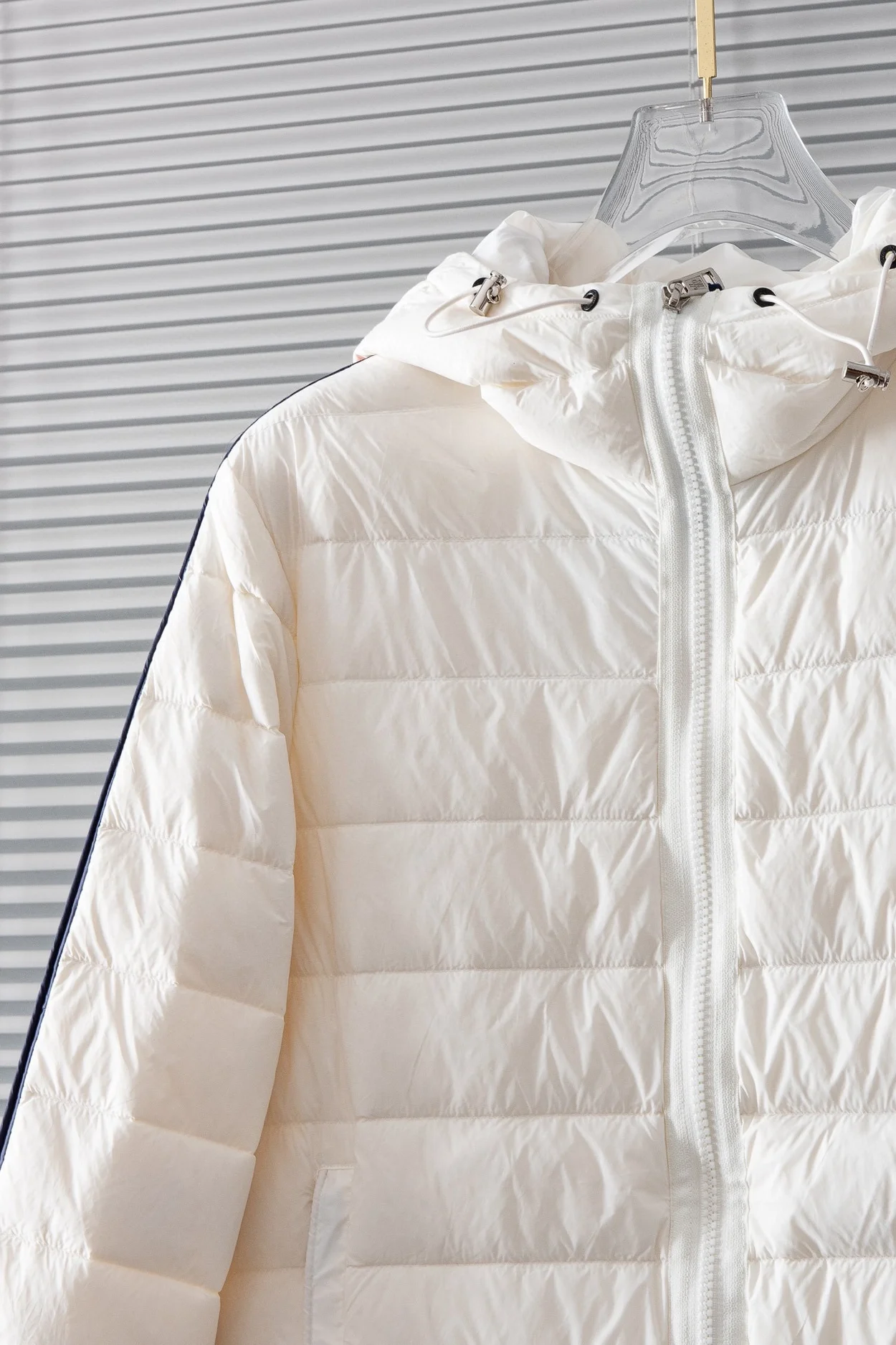 몽클레어 로고 라이닝 다운 패딩