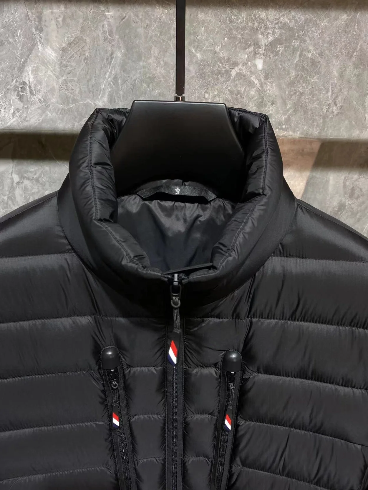 몽클레어 그래노블 하이 넥 패딩 자켓