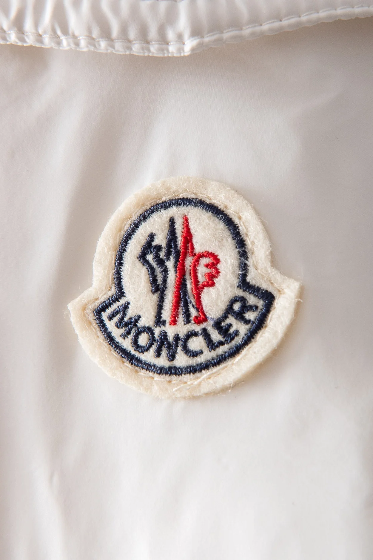 몽클레어 갈리온 쇼트 다운 재킷