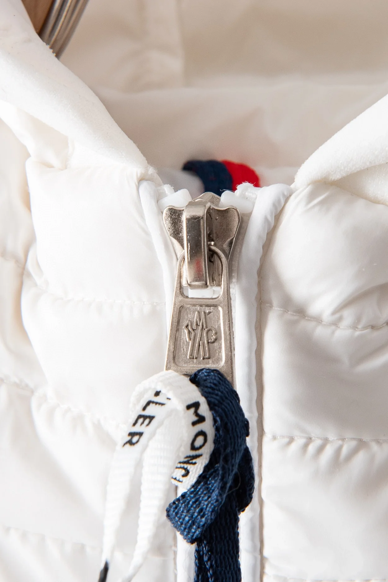 몽클레어 갈리온 쇼트 다운 재킷