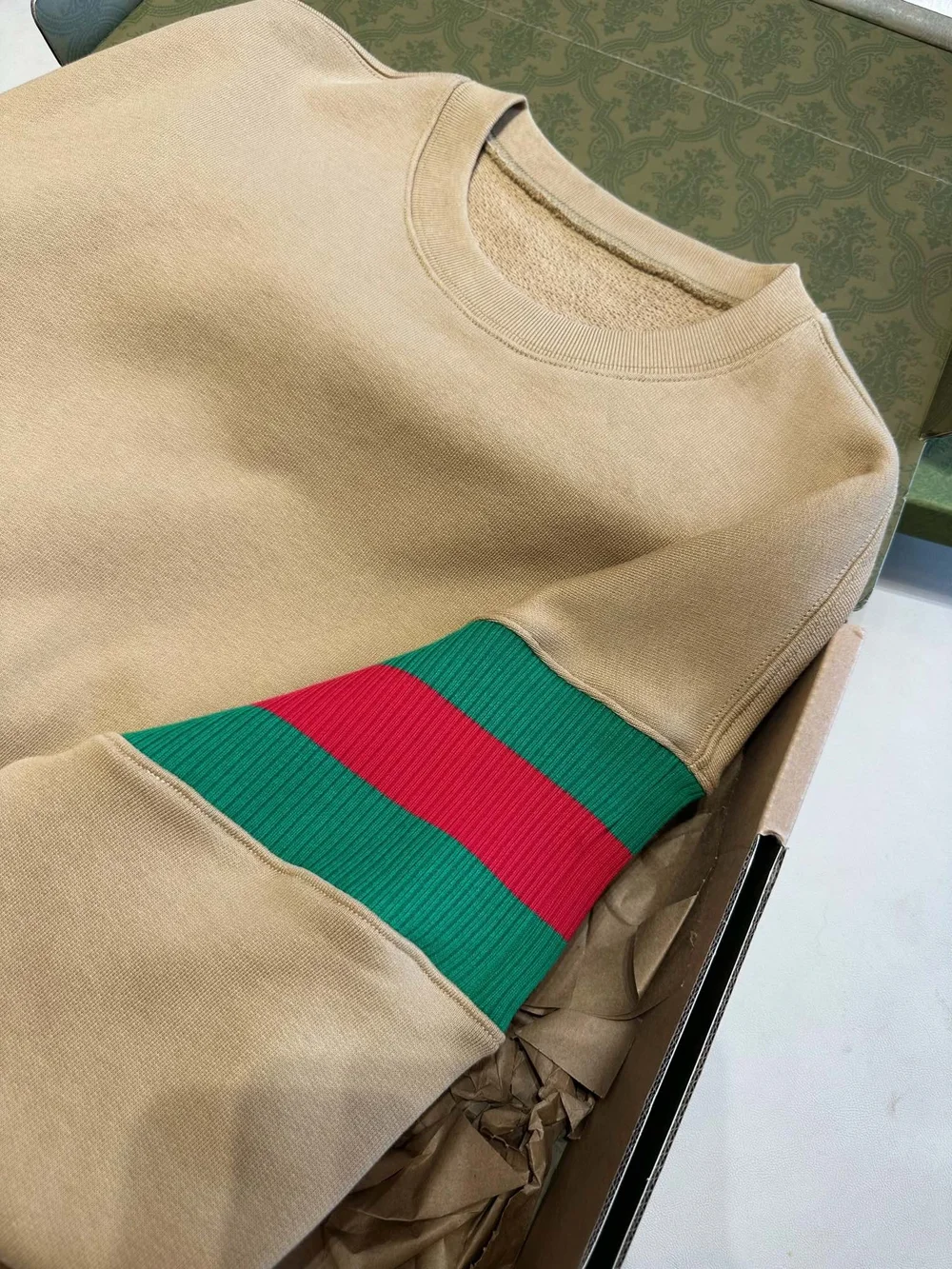 구찌 웹 슬리브 스웻 맨투맨