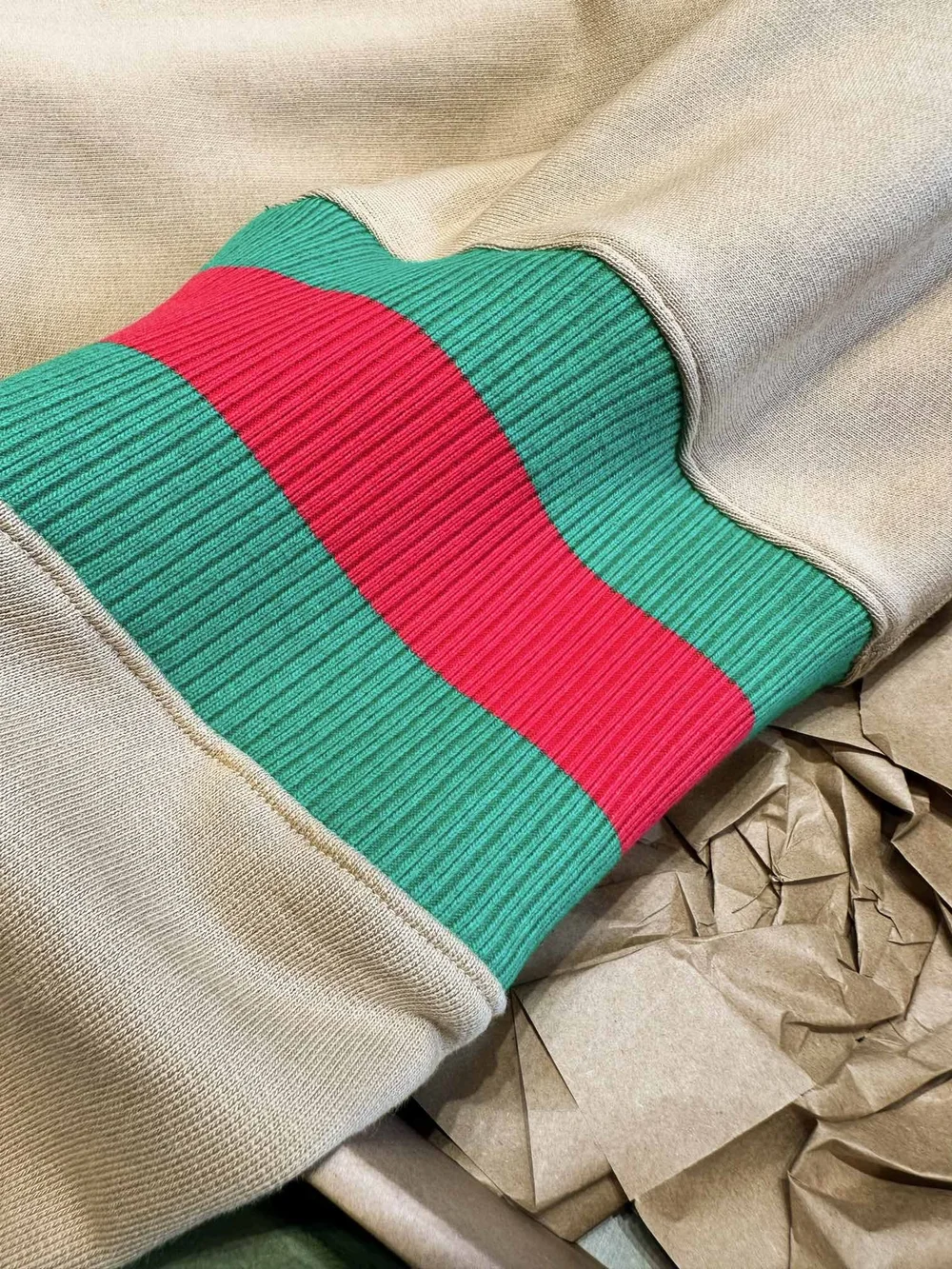 구찌 웹 슬리브 스웻 맨투맨