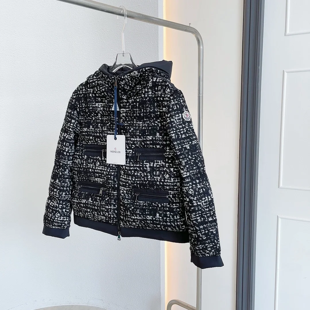 몽클레어 오렌지 쇼트 다운 자켓