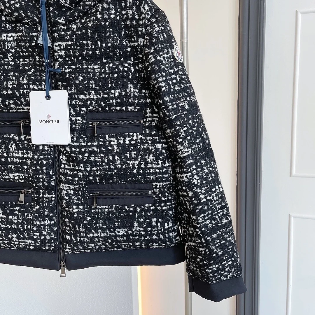 몽클레어 오렌지 쇼트 다운 자켓