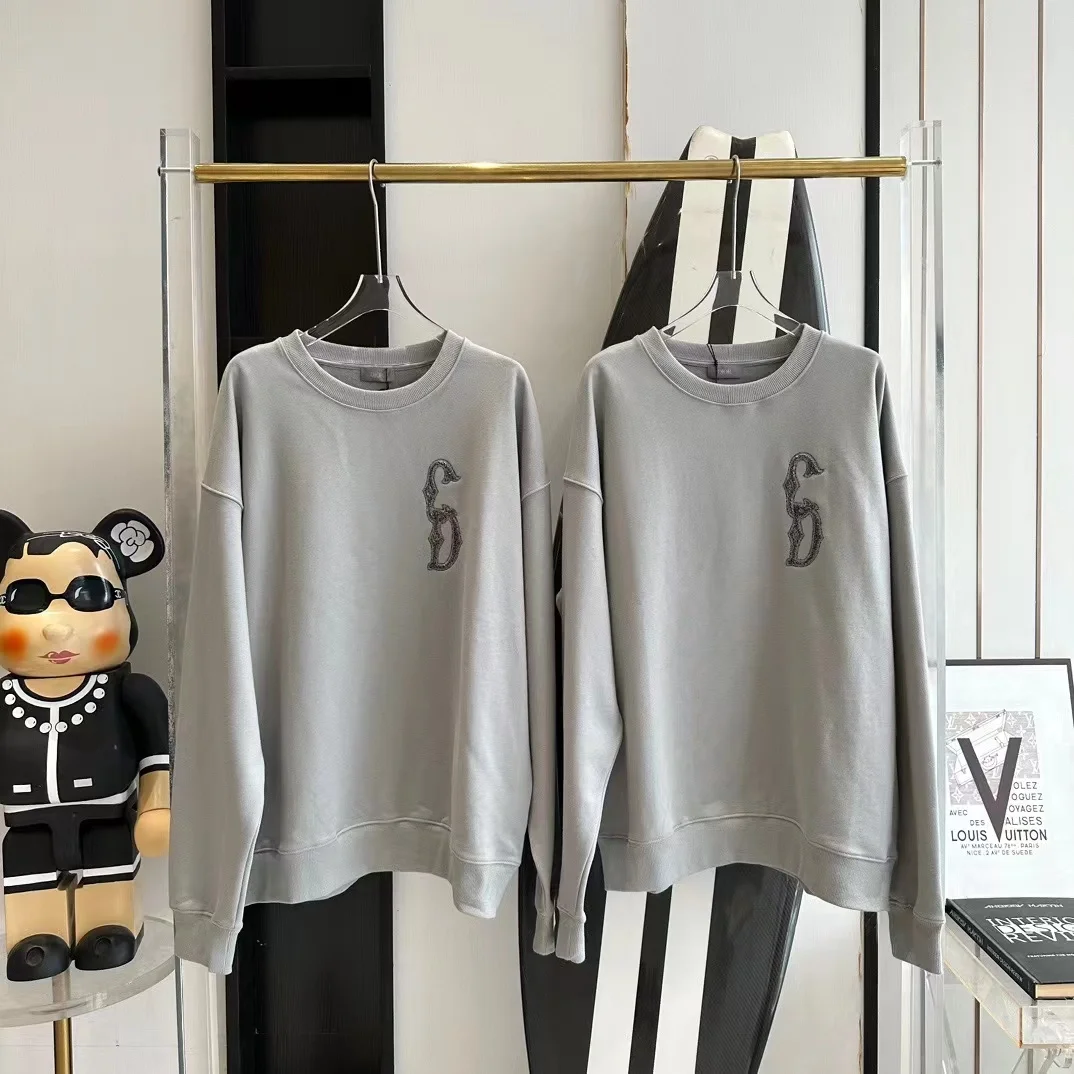 디올 인터레이스 자수 크루넥