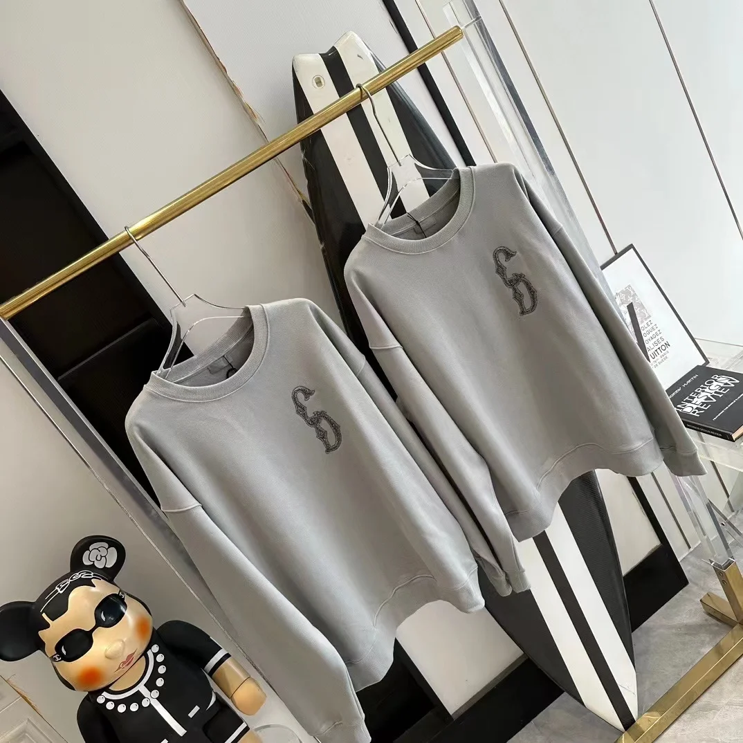 디올 인터레이스 자수 크루넥