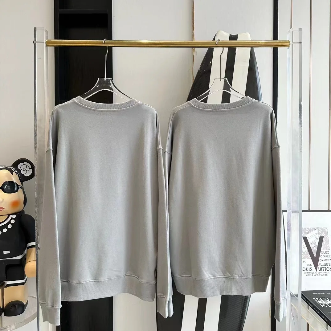 디올 인터레이스 자수 크루넥