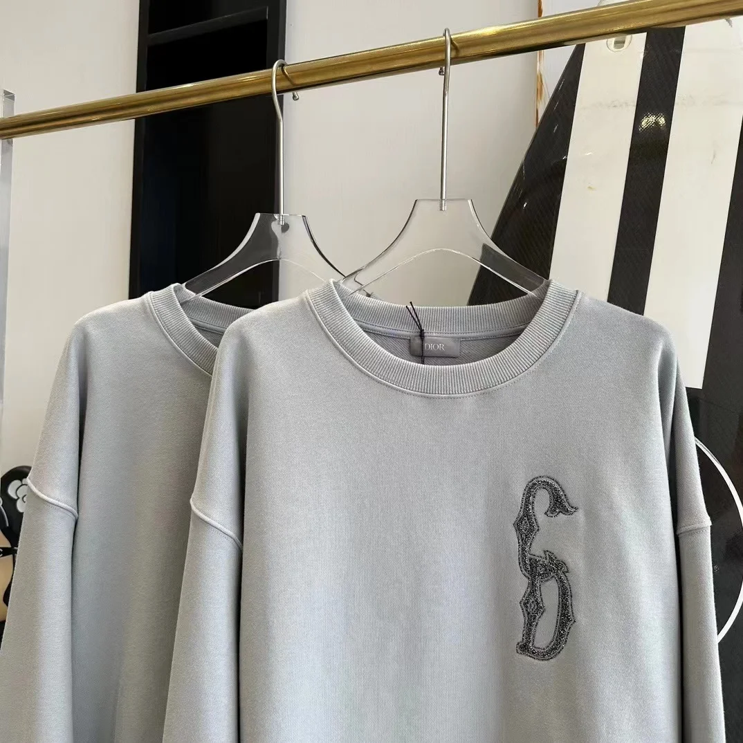 디올 인터레이스 자수 크루넥