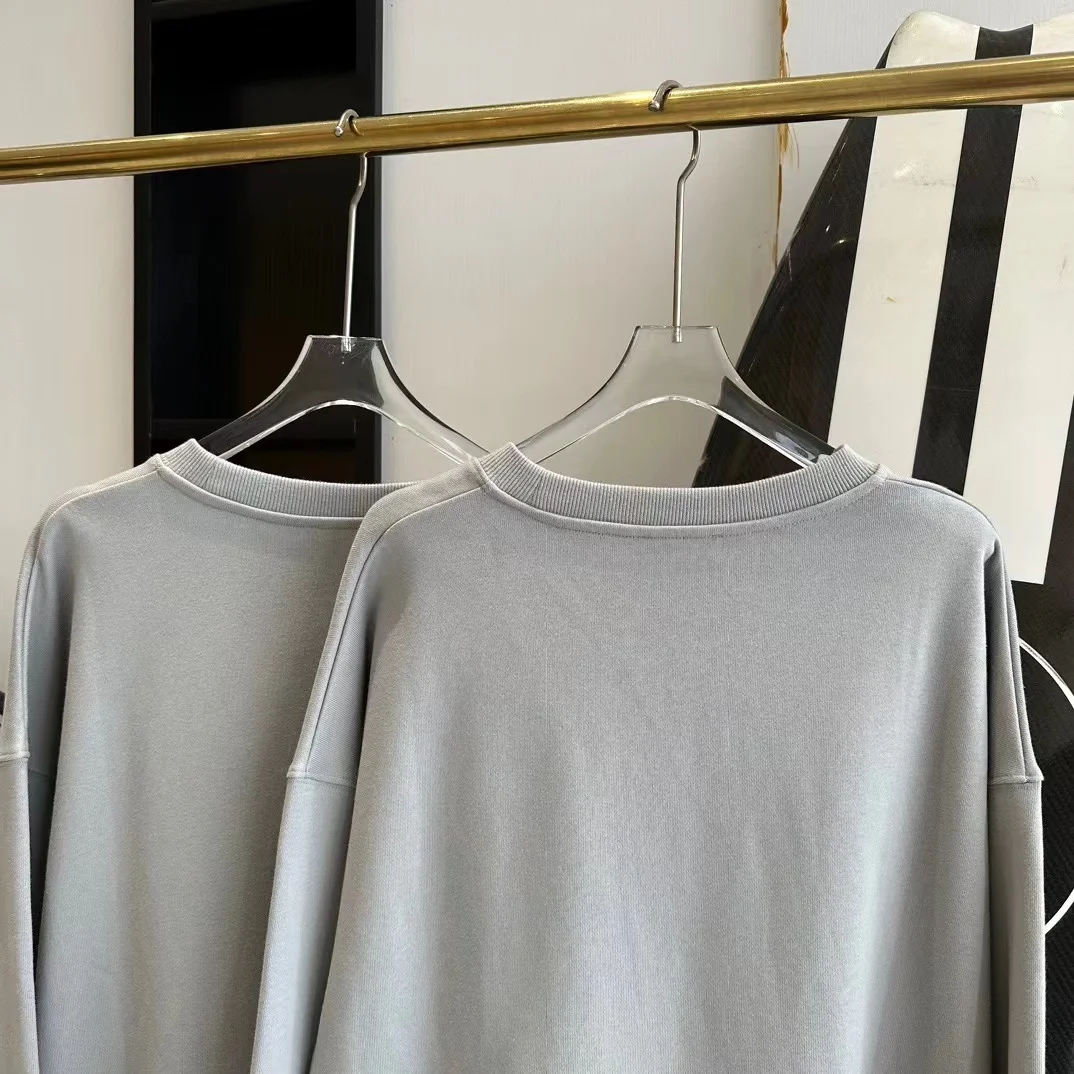 디올 인터레이스 자수 크루넥