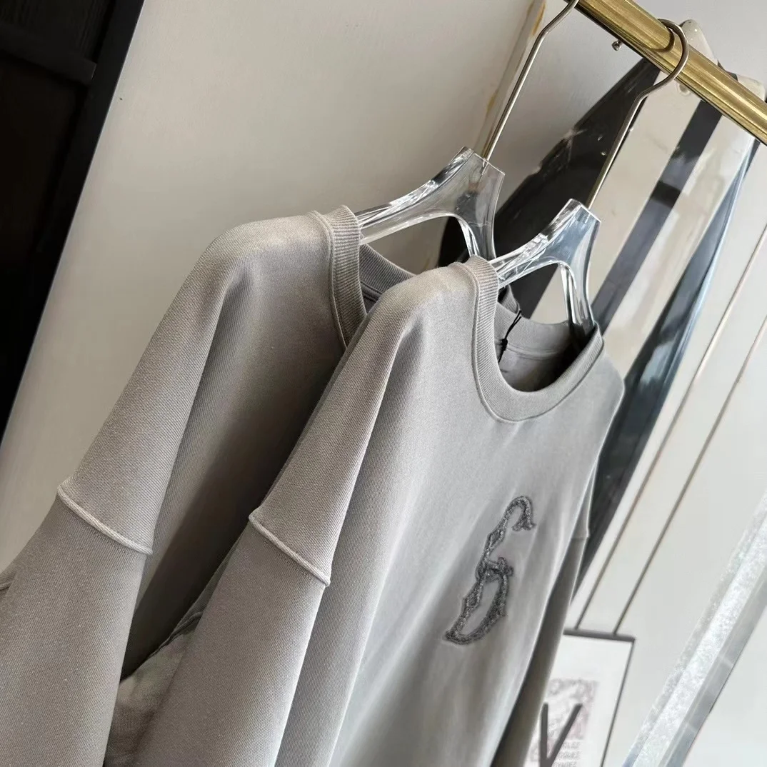 디올 인터레이스 자수 크루넥