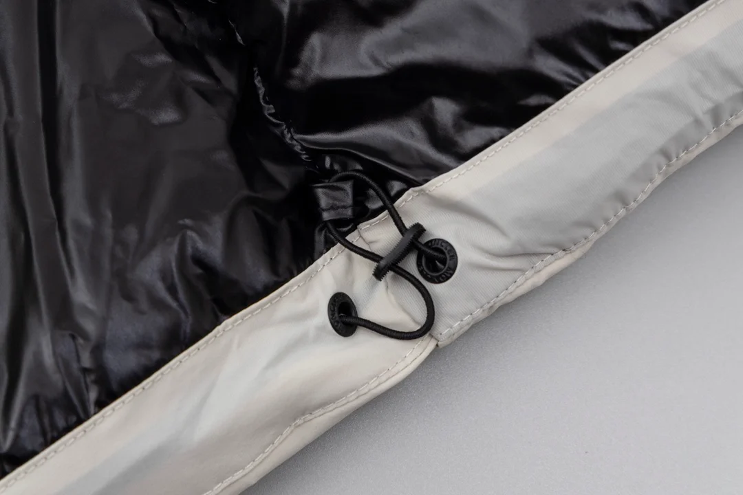 몽클레어 마데이라 쇼트 다운 자켓 화이트