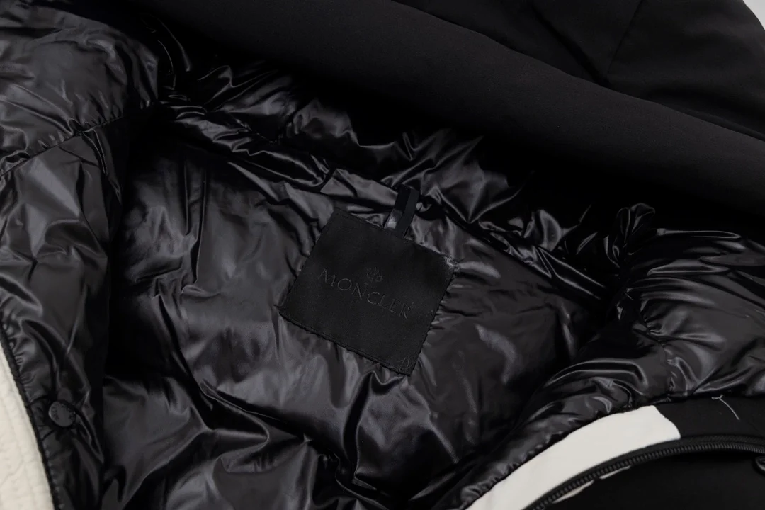 몽클레어 마데이라 쇼트 다운 자켓 화이트