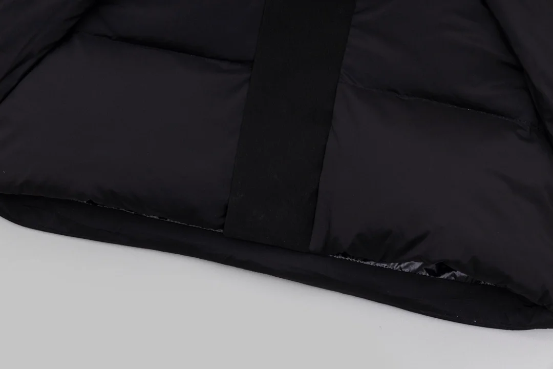 몽클레어 마데이라 쇼트 다운 자켓 블랙