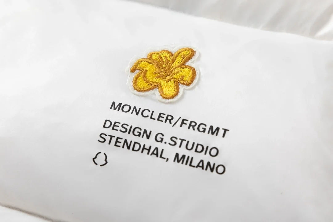 몽클레어 x 프라그먼트 안테미오크 다운 자켓 화이트