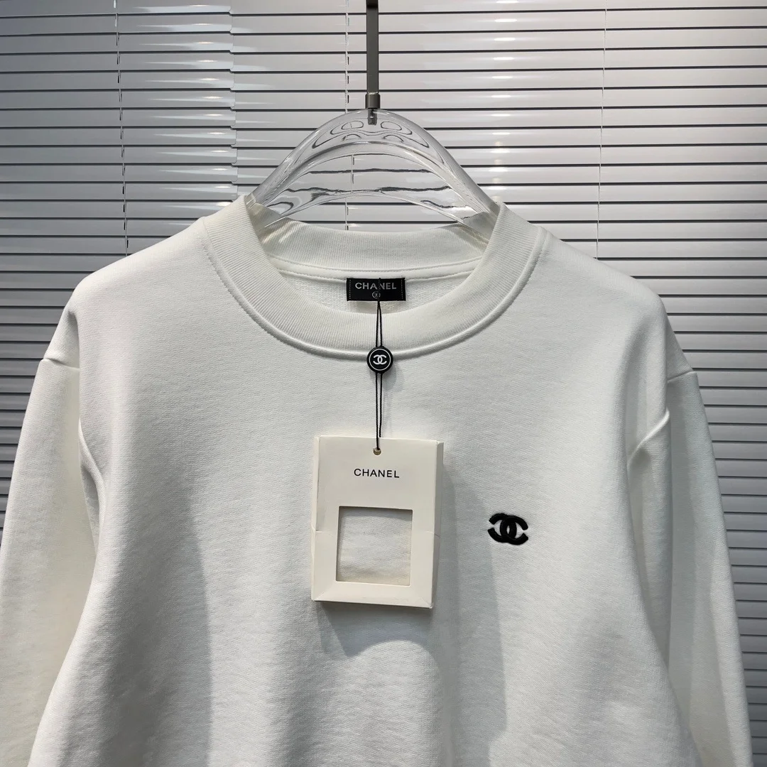 샤넬 로고 베이직 맨투맨