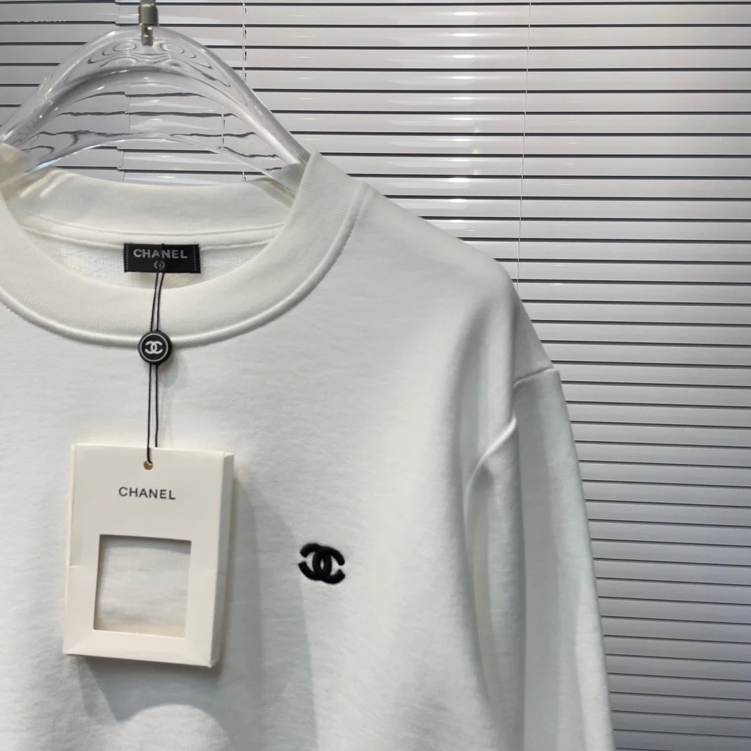 샤넬 로고 베이직 맨투맨