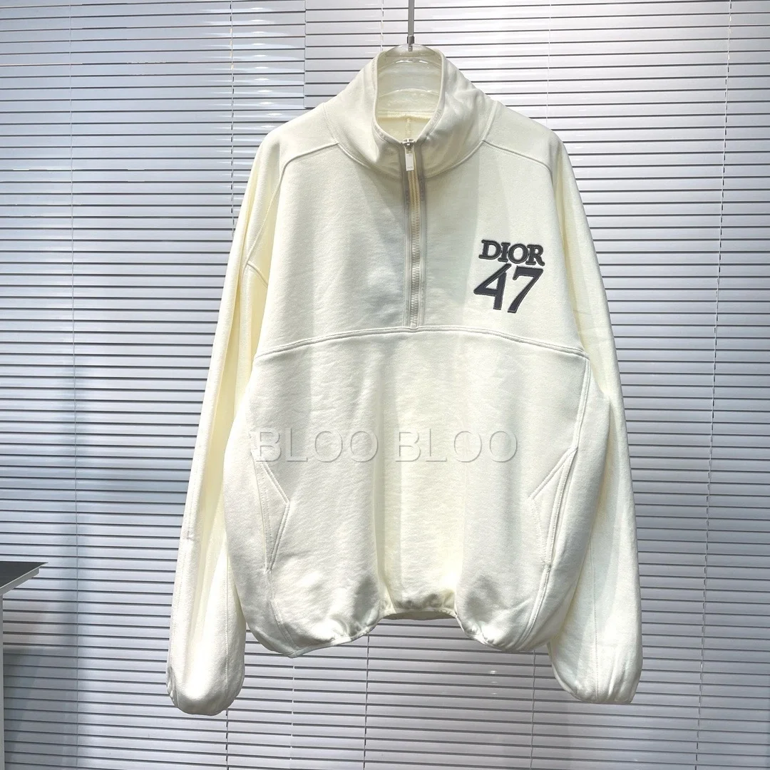 디올 레귤러 핏 스탠드 칼라 스웨터 화이트