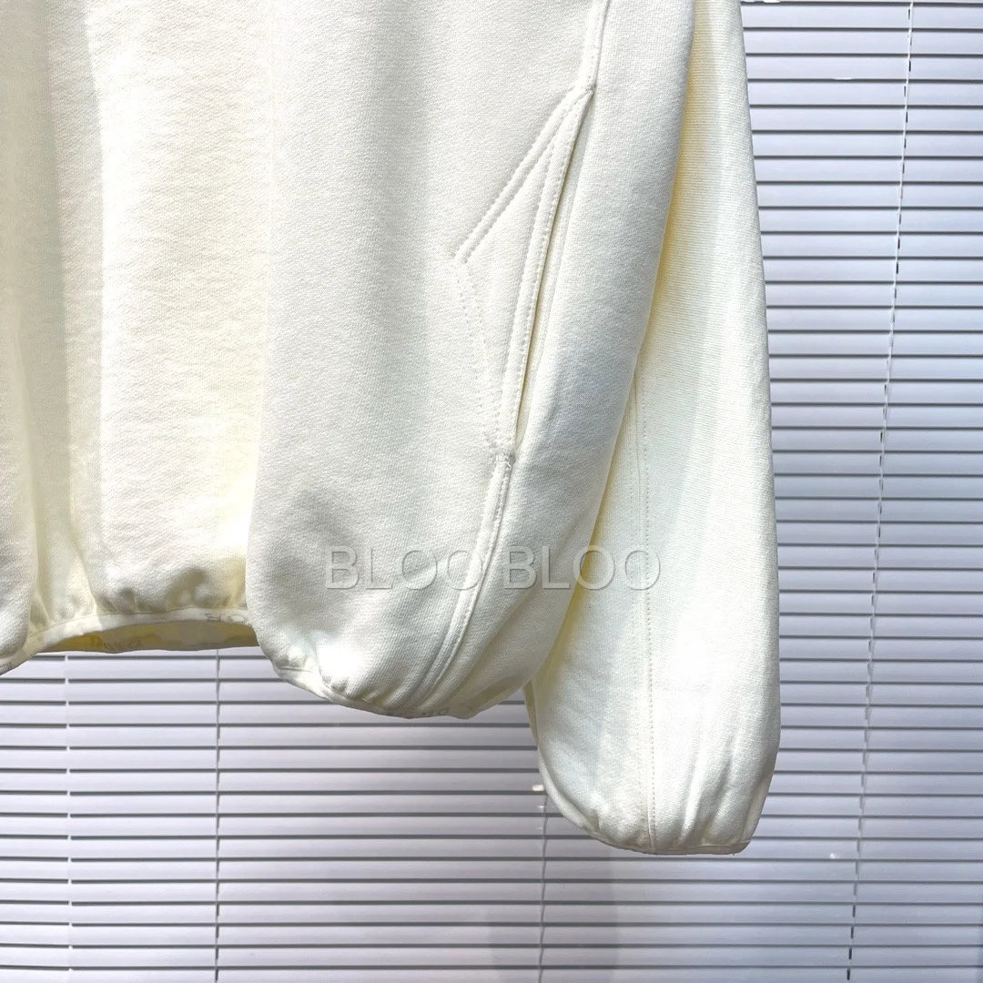 디올 레귤러 핏 스탠드 칼라 스웨터 화이트