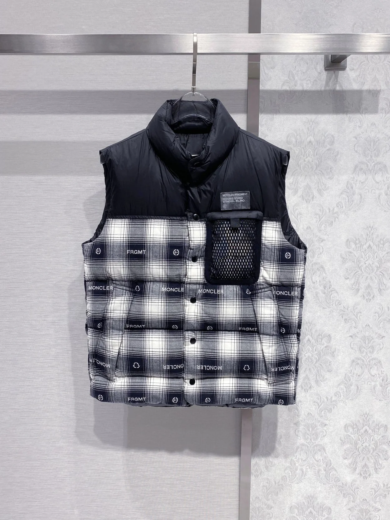 몽클레어 지니어스 프라그먼트 패딩 베스트