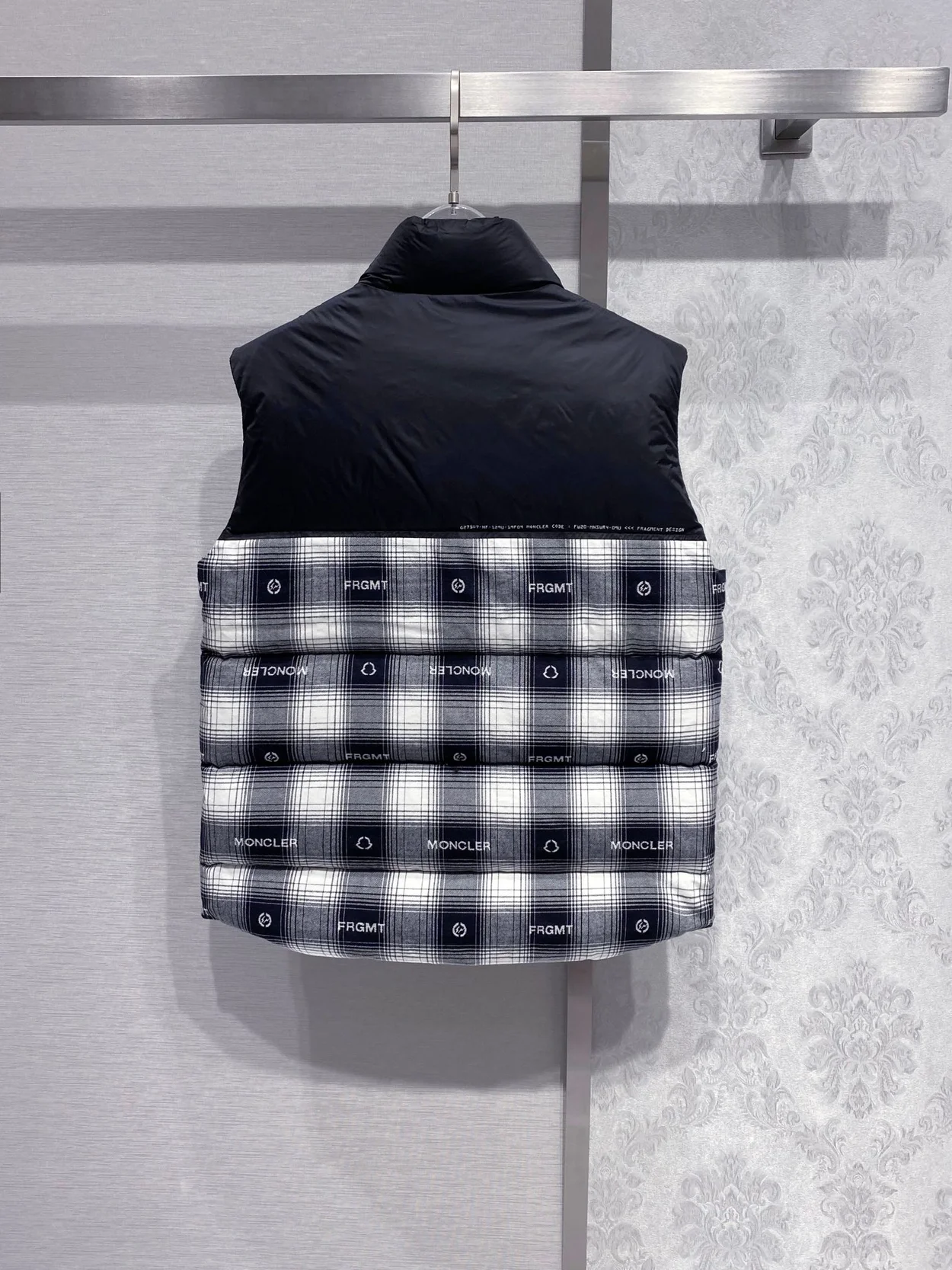 몽클레어 지니어스 프라그먼트 패딩 베스트