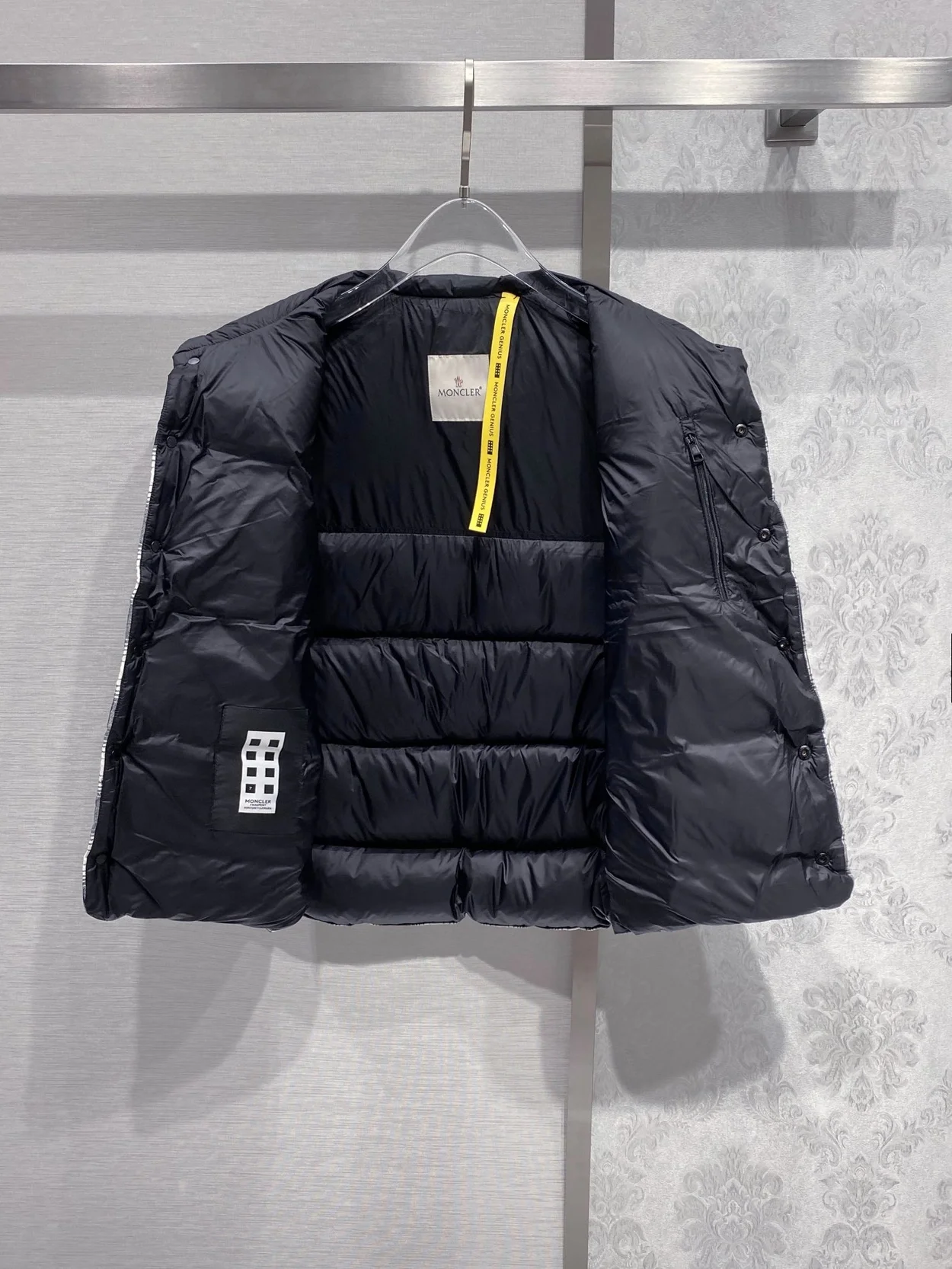 몽클레어 지니어스 프라그먼트 패딩 베스트