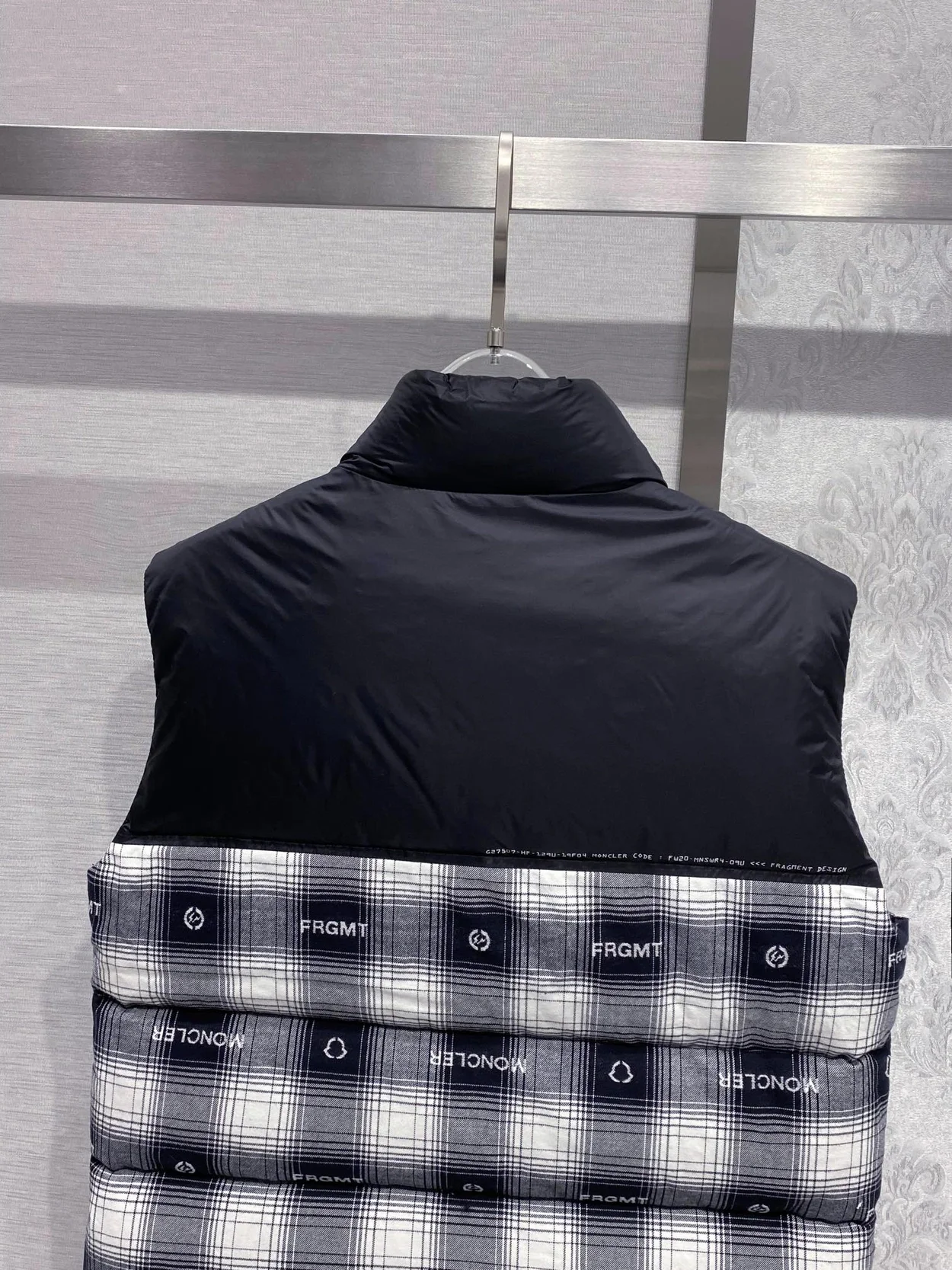 몽클레어 지니어스 프라그먼트 패딩 베스트