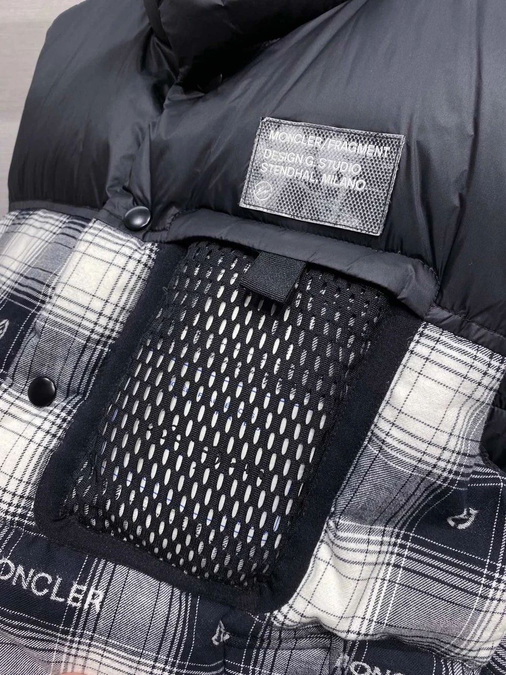 몽클레어 지니어스 프라그먼트 패딩 베스트