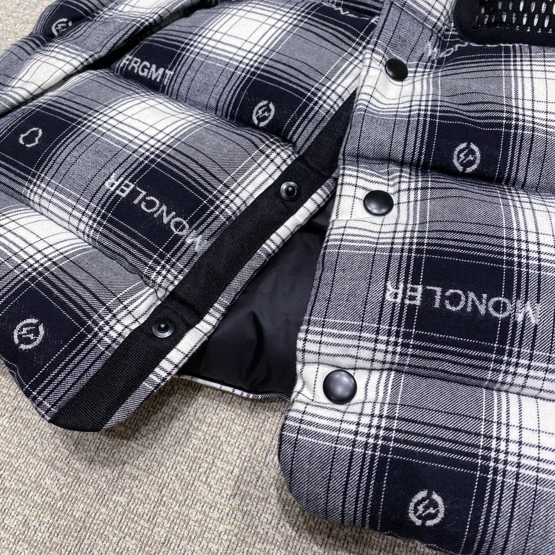 몽클레어 지니어스 프라그먼트 패딩 베스트