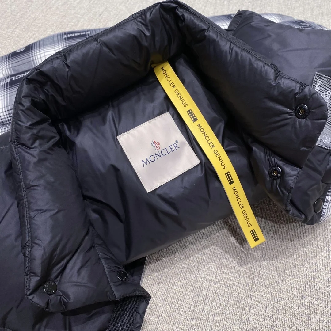 몽클레어 지니어스 프라그먼트 패딩 베스트