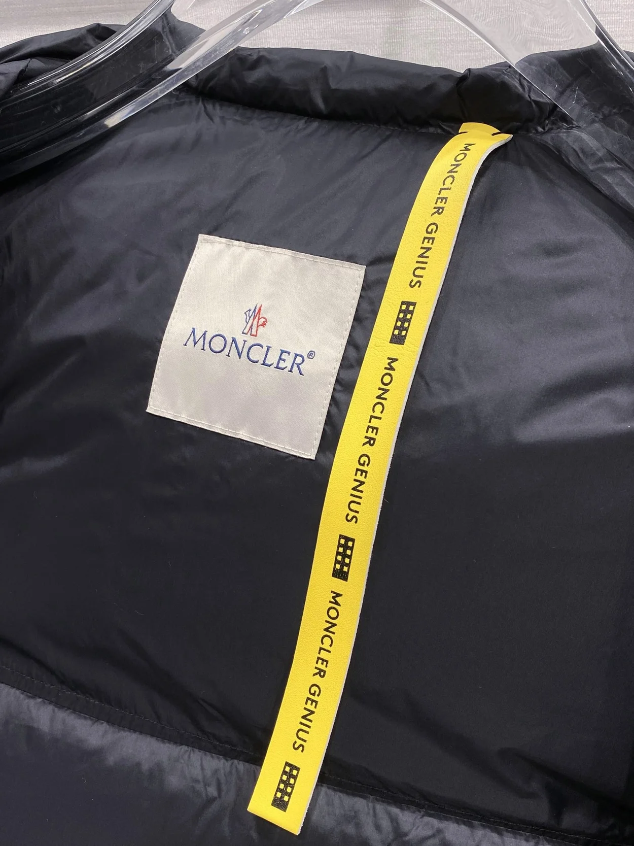 몽클레어 지니어스 프라그먼트 패딩 베스트