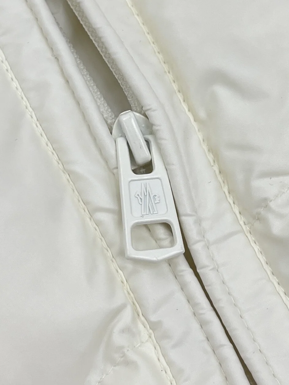 몽클레어 Misam 쇼트 다운 자켓 화이트