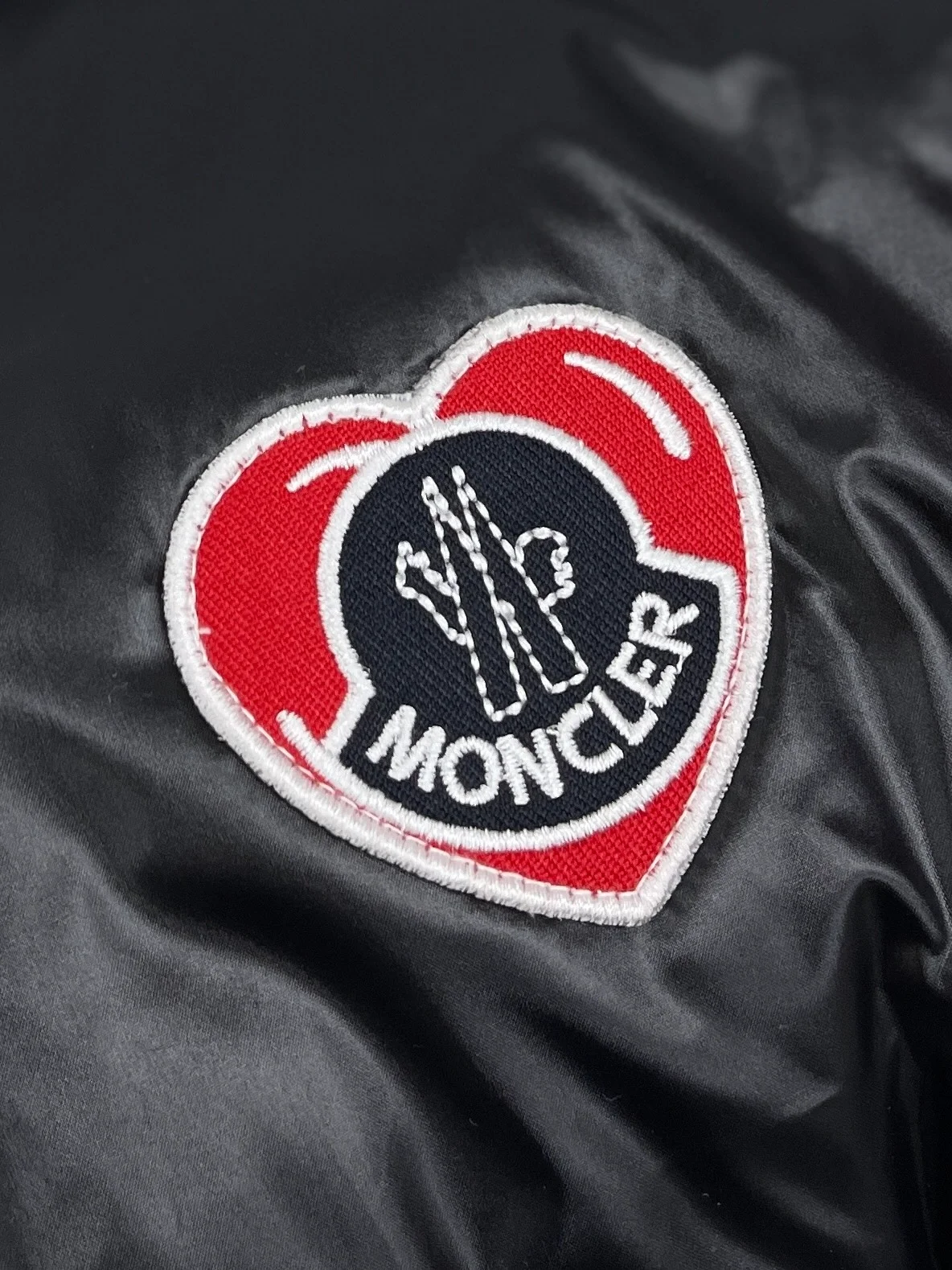 몽클레어 Misam 쇼트 다운 자켓 블랙