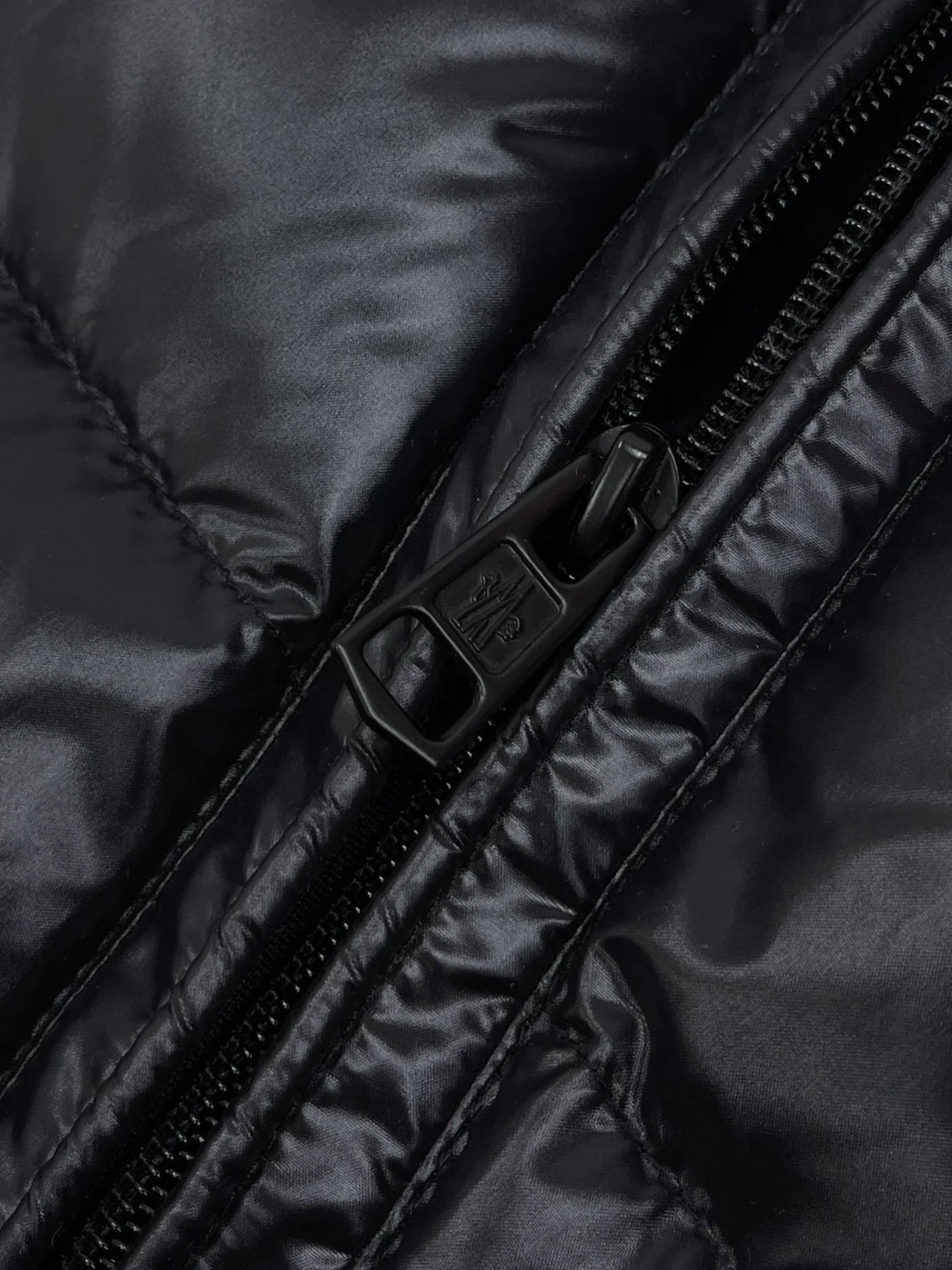 몽클레어 Misam 쇼트 다운 자켓 블랙