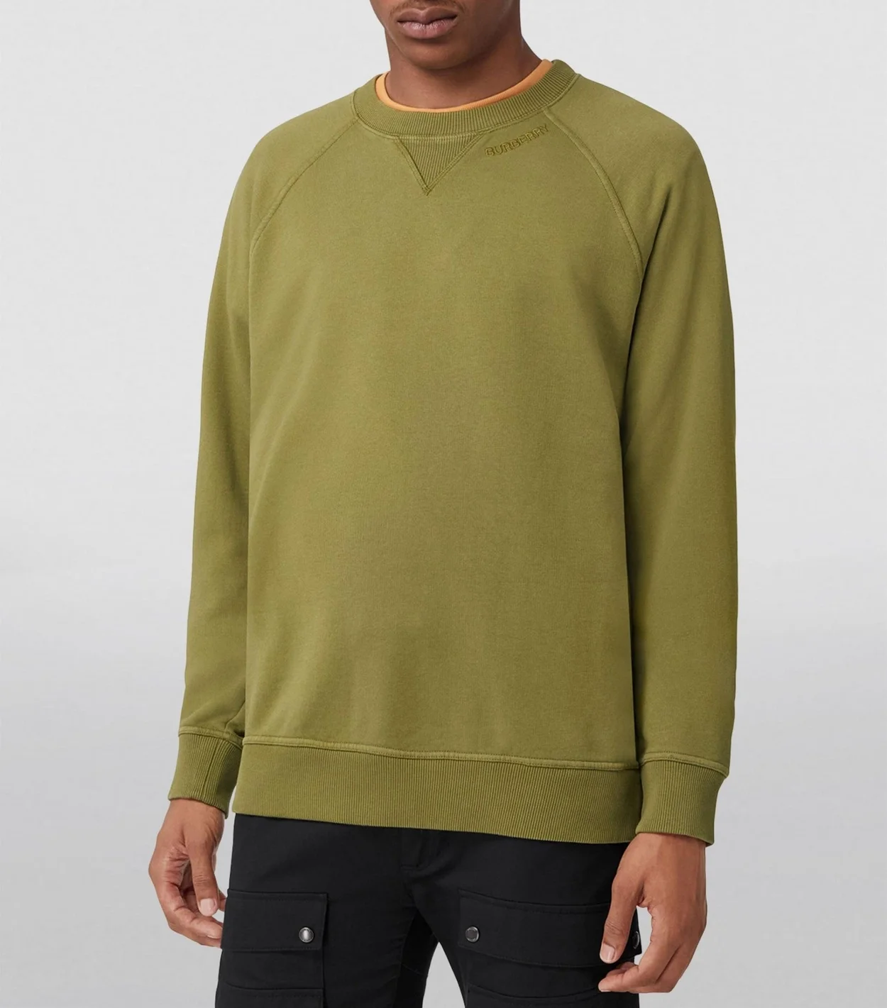 버버리 자수 로고 스웨트셔츠