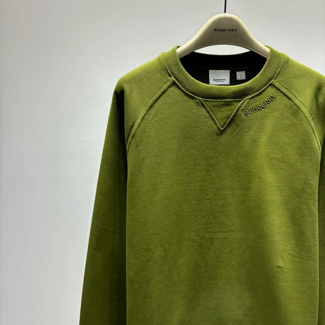버버리 자수 로고 스웨트셔츠