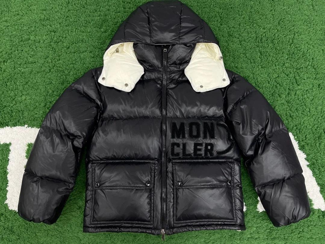 몽클레어 아바에 숏 패딩 다운 자켓 블랙