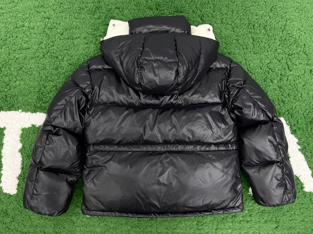 몽클레어 아바에 숏 패딩 다운 자켓 블랙