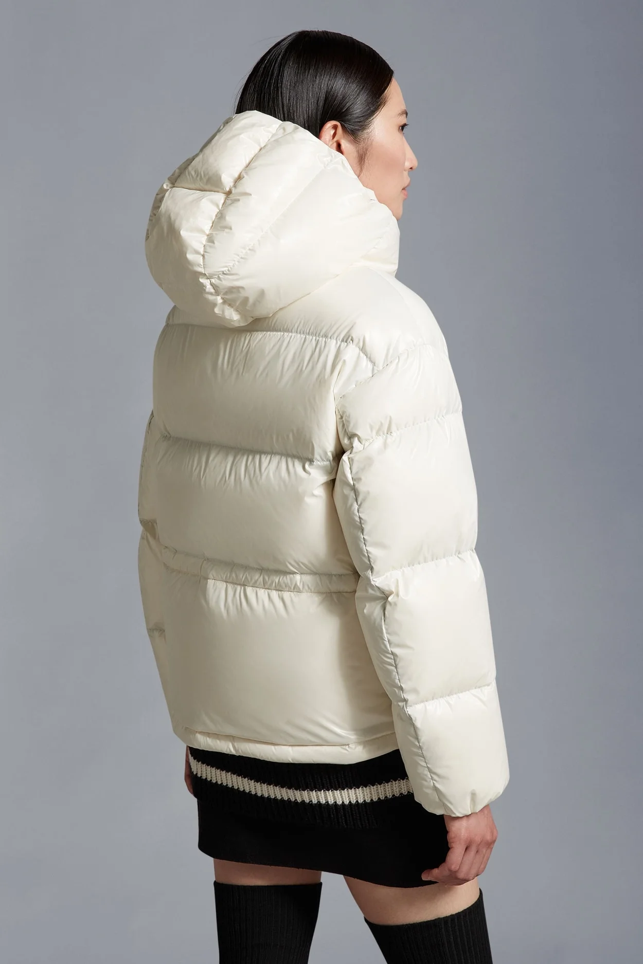 몽클레어 아바에 숏 패딩 다운 자켓