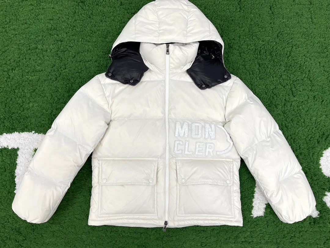 몽클레어 아바에 숏 패딩 다운 자켓