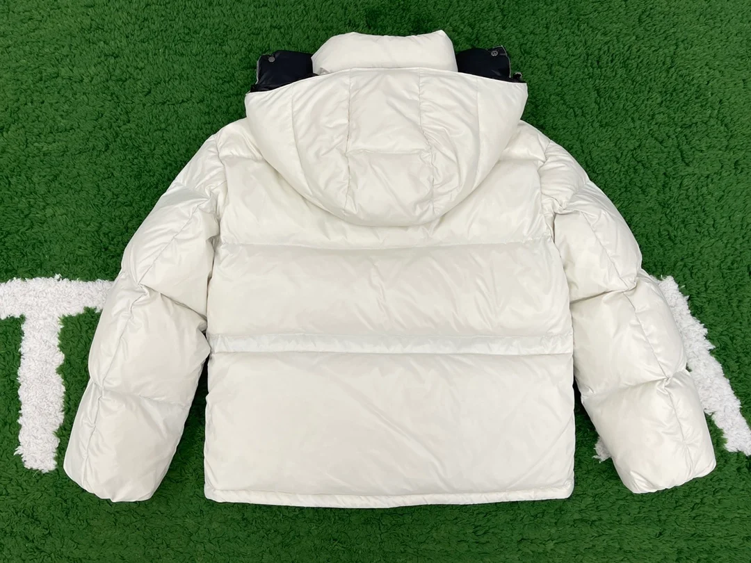 몽클레어 아바에 숏 패딩 다운 자켓