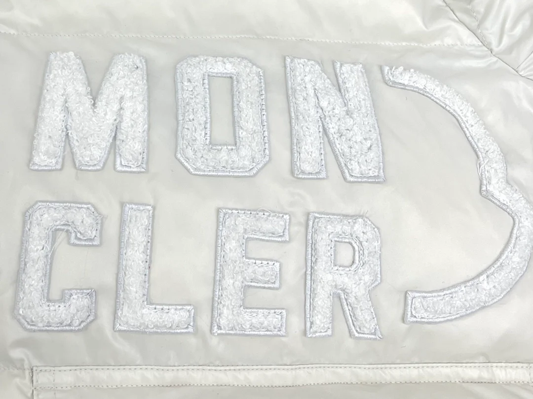 몽클레어 아바에 숏 패딩 다운 자켓