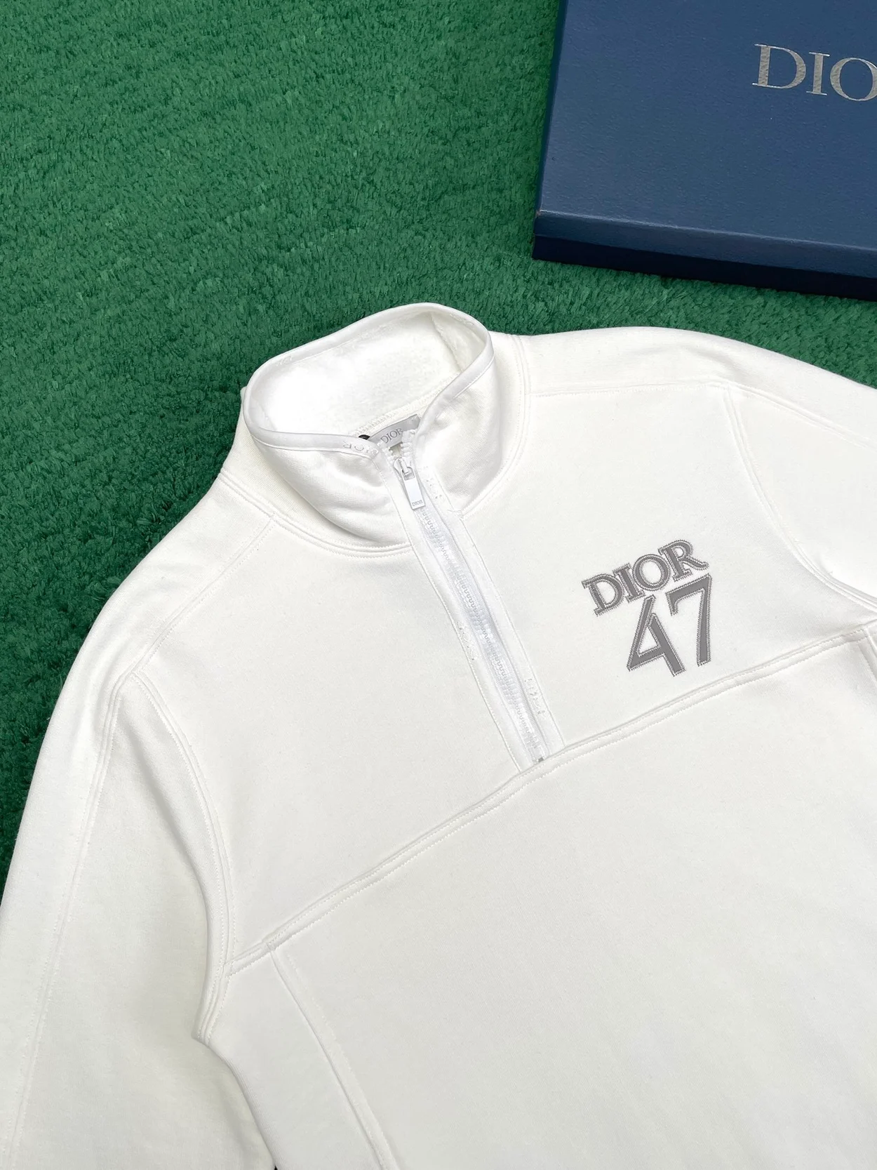 디올 코튼 플리스 칼라 스웨터 화이트