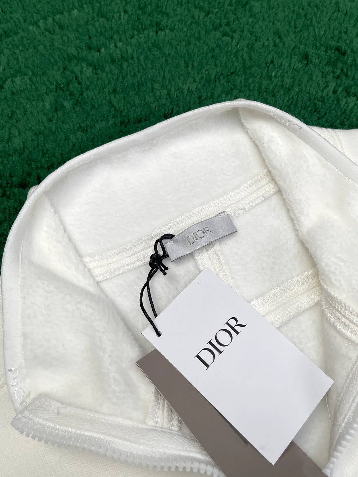 디올 코튼 플리스 칼라 스웨터 화이트