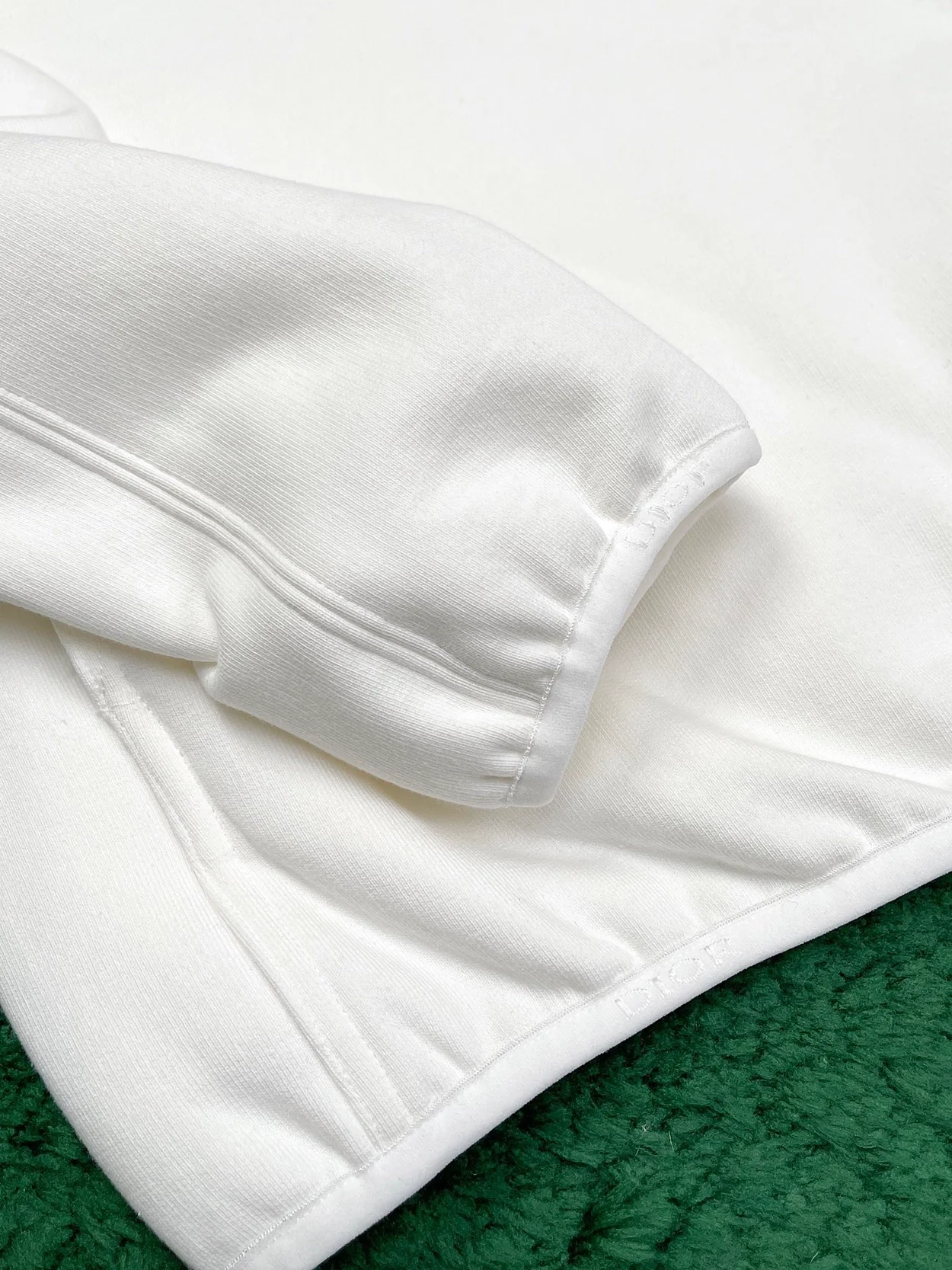 디올 코튼 플리스 칼라 스웨터 화이트