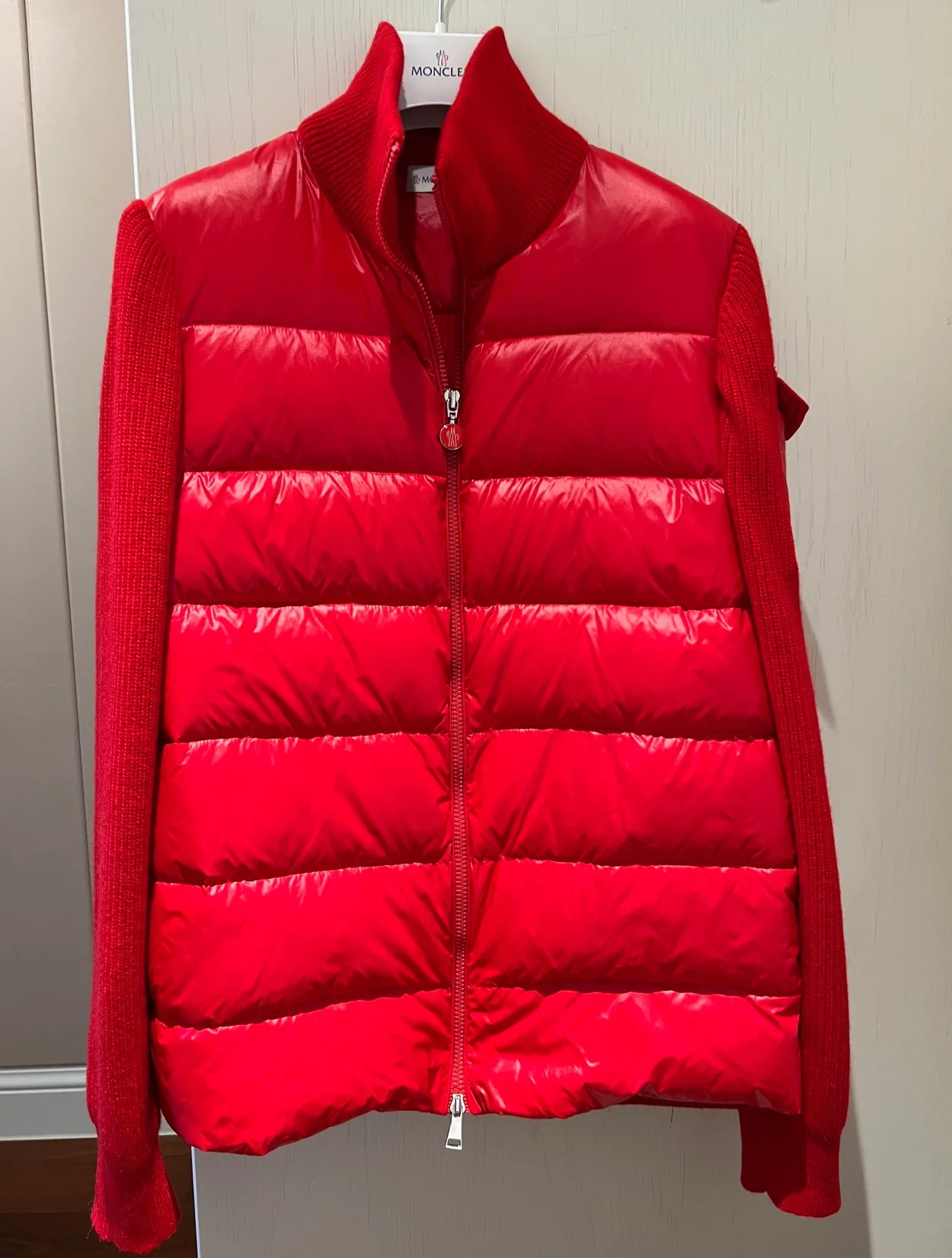 몽클레어 패치 로고 패딩 가디건 레드