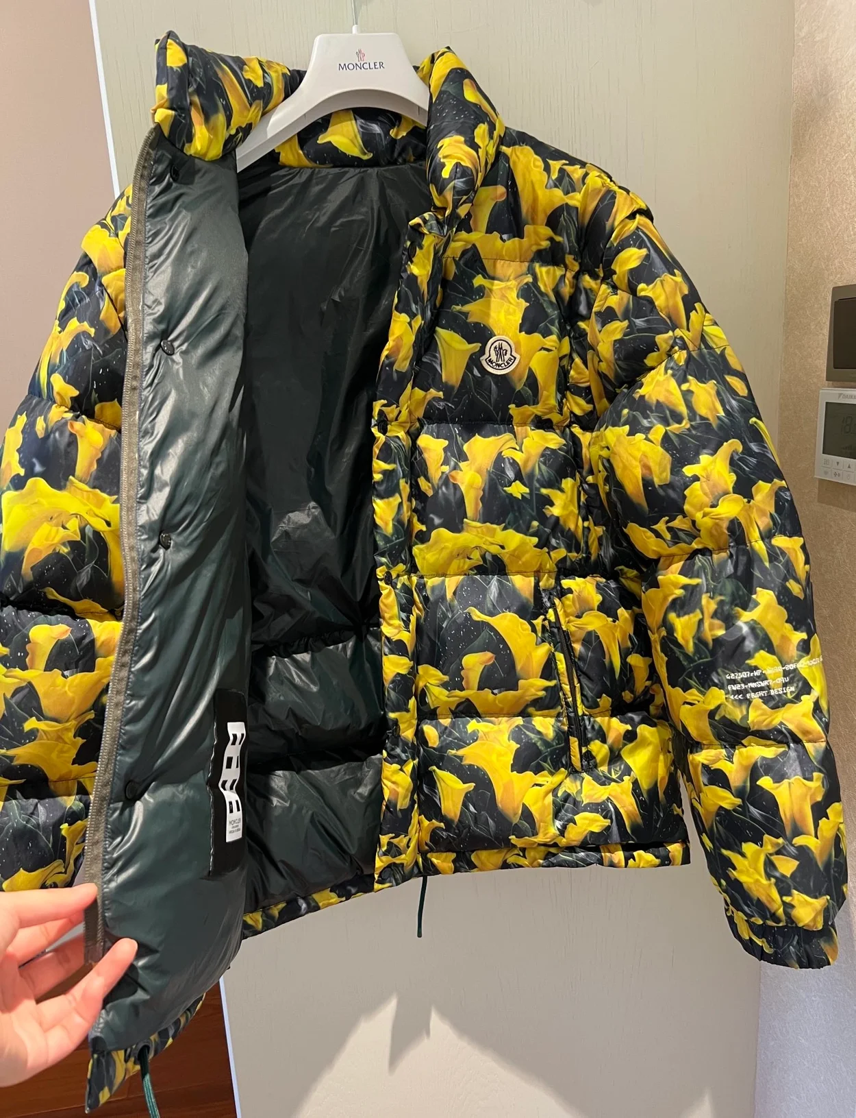 몽클레어 안세리컴 다운 자켓